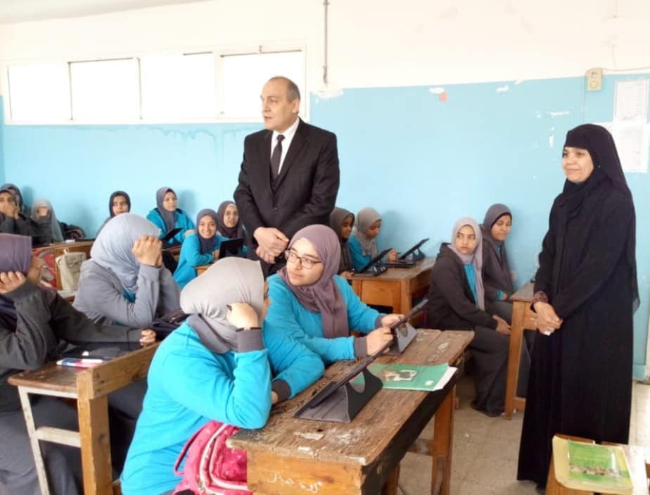 الاستاذ محمد عطية يتفقد سير العمل بمدرسة القطامية الثانوية بنات