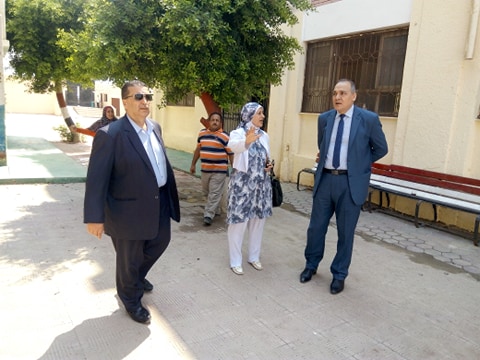 متابعة الاستاذ محمد عطية استعدادات المدارس للعام الدراسي الجديد