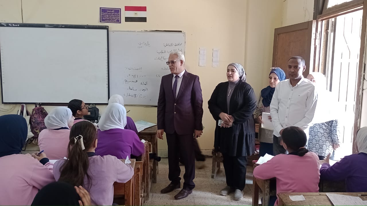 مدير تعليم القاهرة يتابع سير أعمال امتحانات نهاية العام الدراسى ٢٠٢٤/٢٠٢٣ بإدارة الزاوية التعليمية